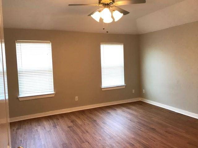 3542 Apple Valley Way, Dallas, TX 75227