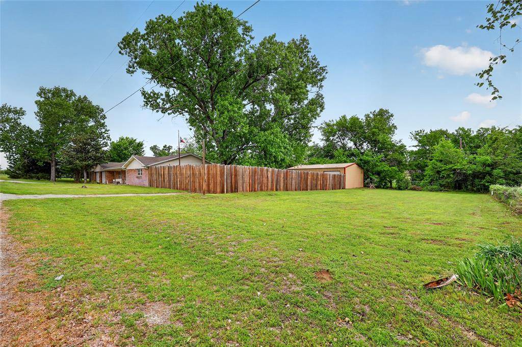 702 El Camino Real, Chico, TX 76431