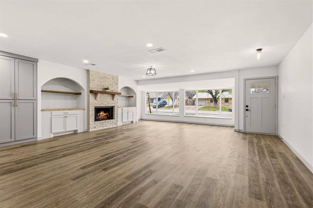 1510 Finley Road, Irving, TX 75062