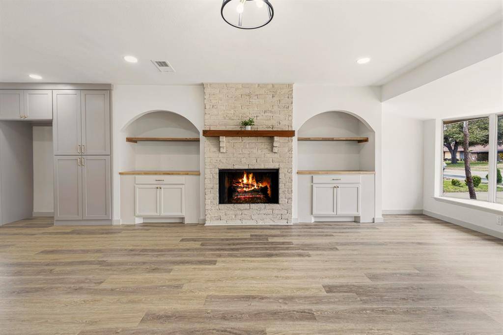 1510 Finley Road, Irving, TX 75062