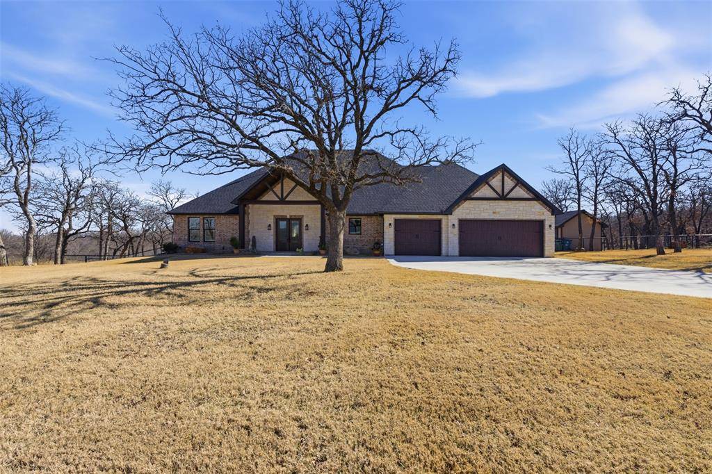 208 Shady Oaks Drive, Runaway Bay, TX 76426