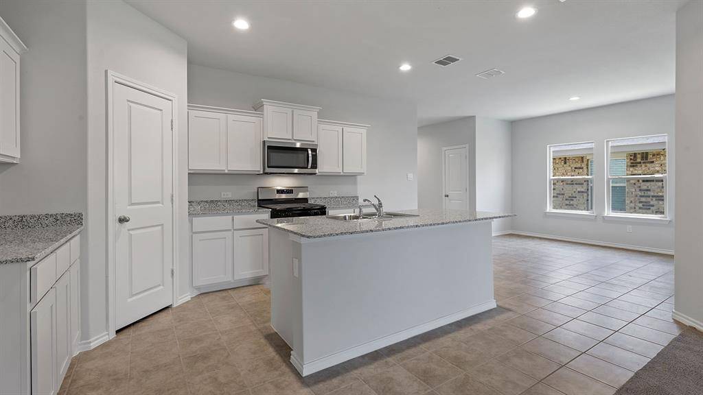 529 RED ADMIRAL Lane, Denton, TX 76259