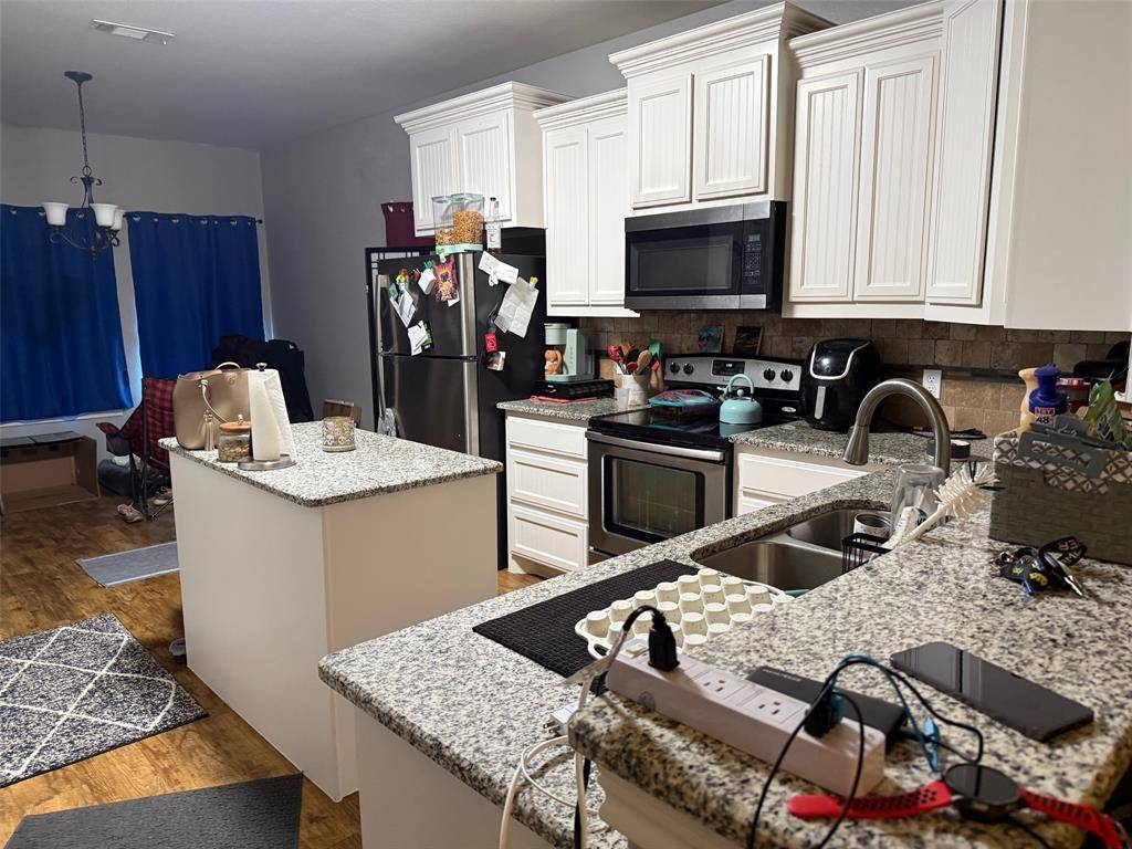 406 E Shepherd Street, Denison, TX 75021