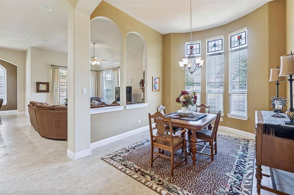 2537 Louis Lane, Lewisville, TX 75056