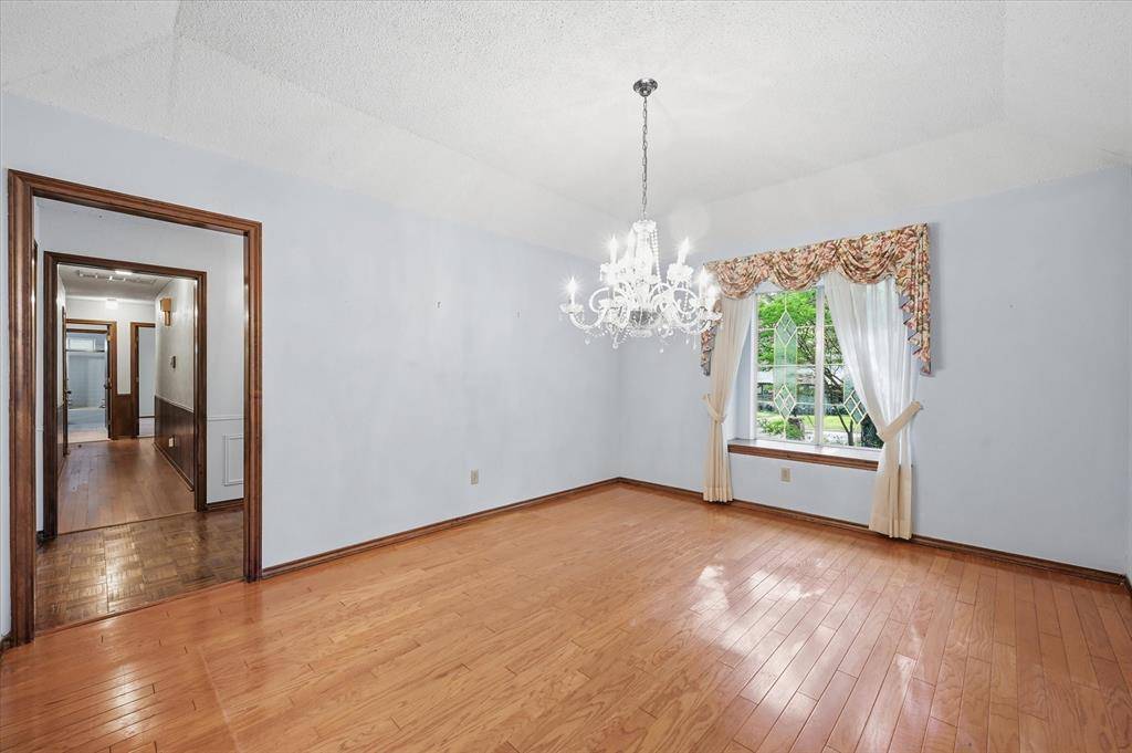 2900 Greenbrook Drive, Arlington, TX 76016