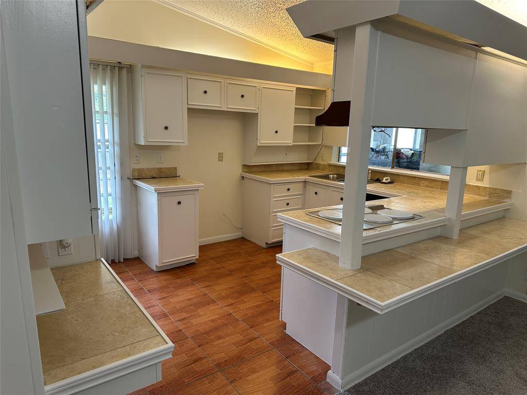 1029 S Gloucester Street, Irving, TX 75062