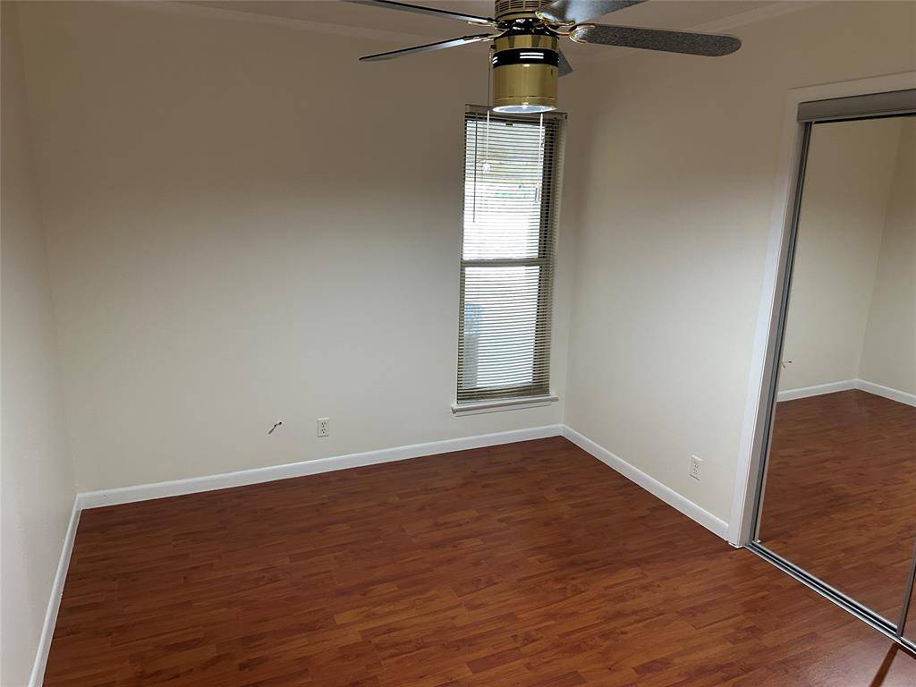 1029 S Gloucester Street, Irving, TX 75062