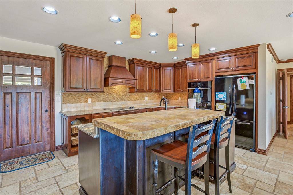 3301 LaVilla Road, Graford, TX 76449