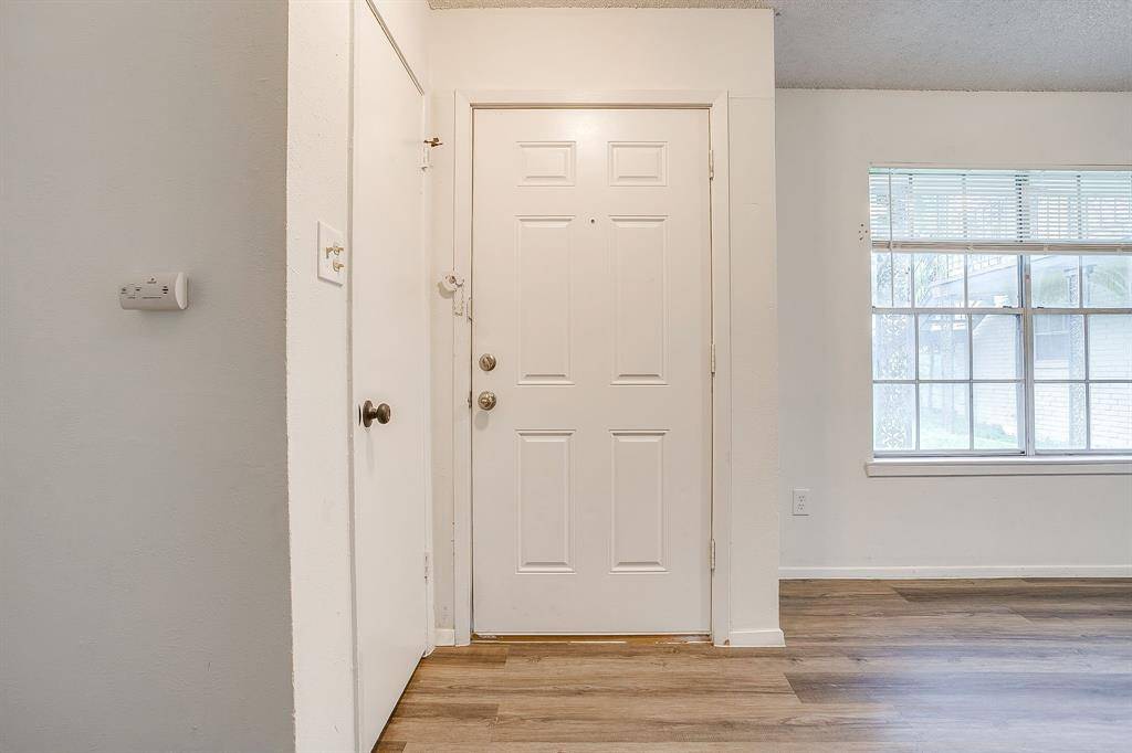 5201 Curzon Avenue #9, Fort Worth, TX 76107