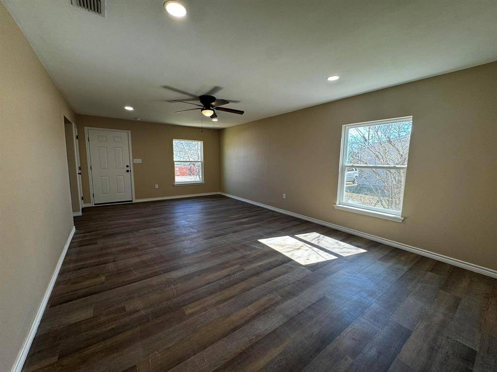 210 Reta Street, Stephenville, TX 76401