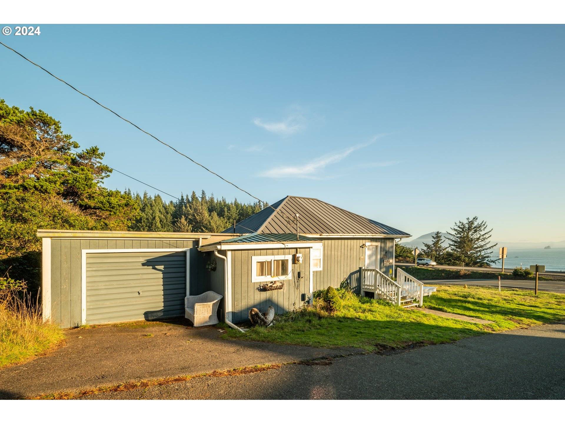 610 DEADY ST, Port Orford, OR 97465