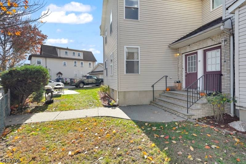 48 Main Ave, Wallington Boro, NJ 07057