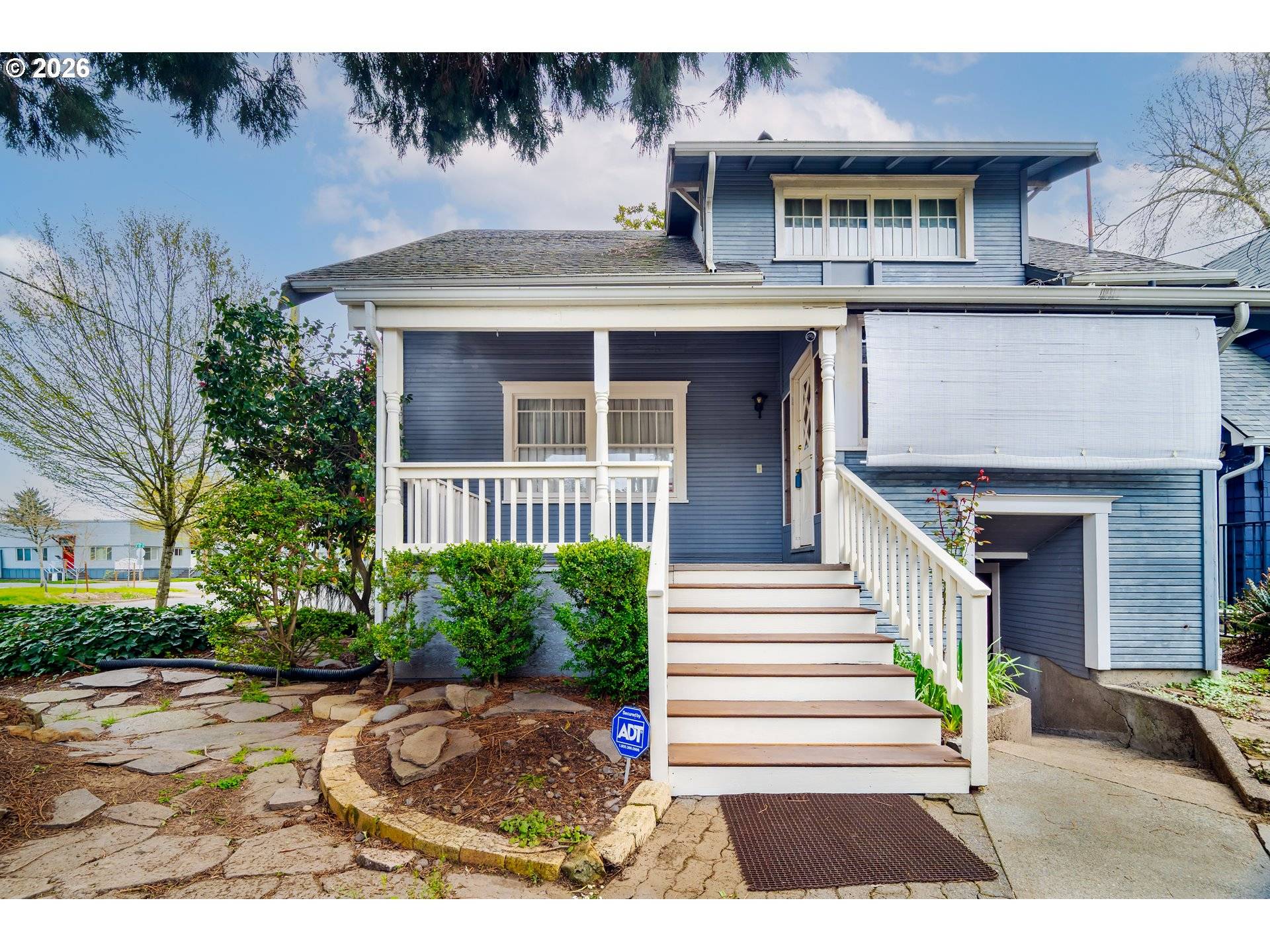 995 CAPITOL ST NE, Salem, OR 97301