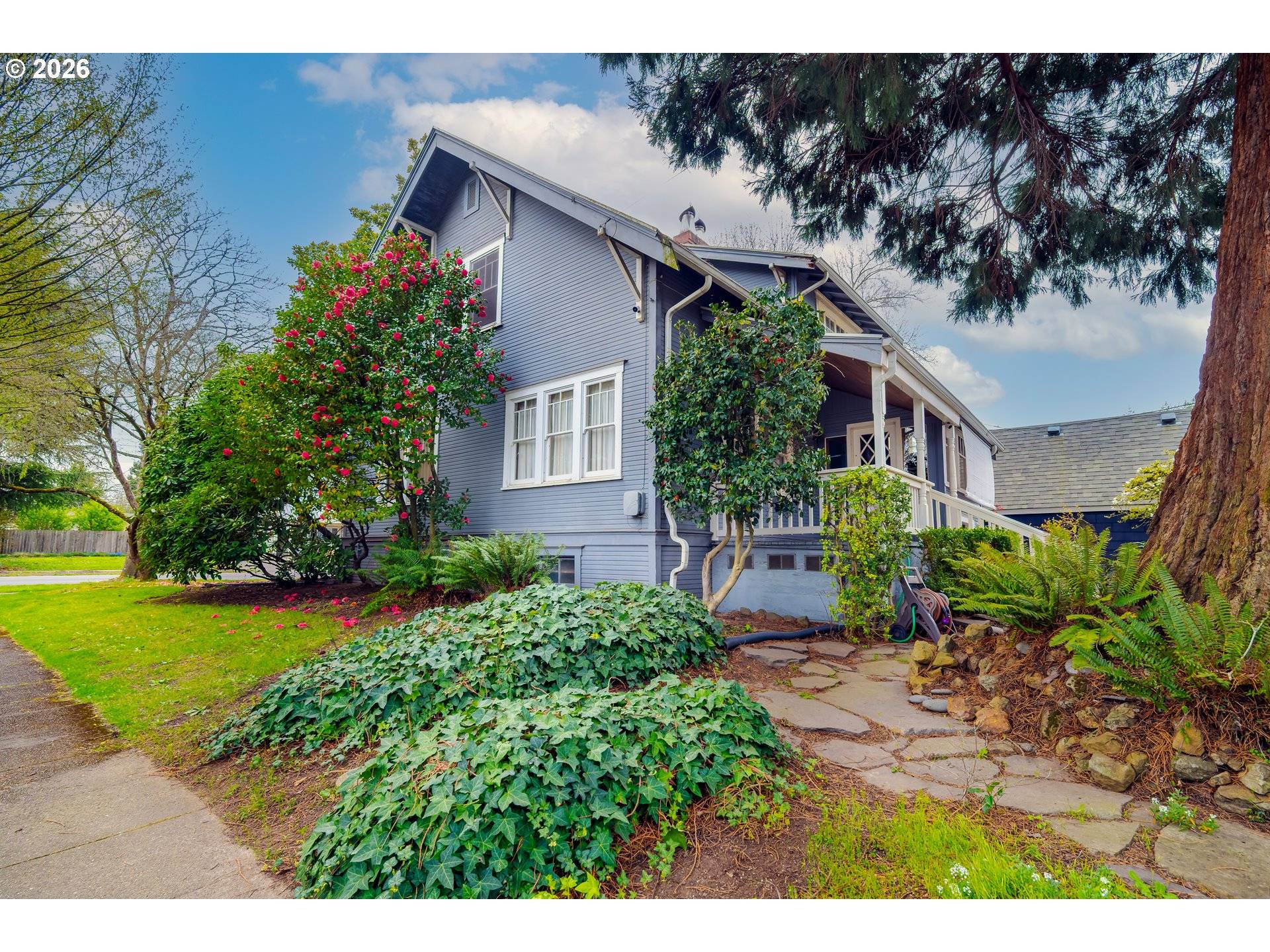 995 CAPITOL ST NE, Salem, OR 97301