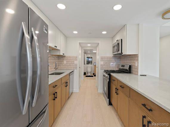 3320 2f Spinnaker ln LN #5 2f, Detroit, MI 48207