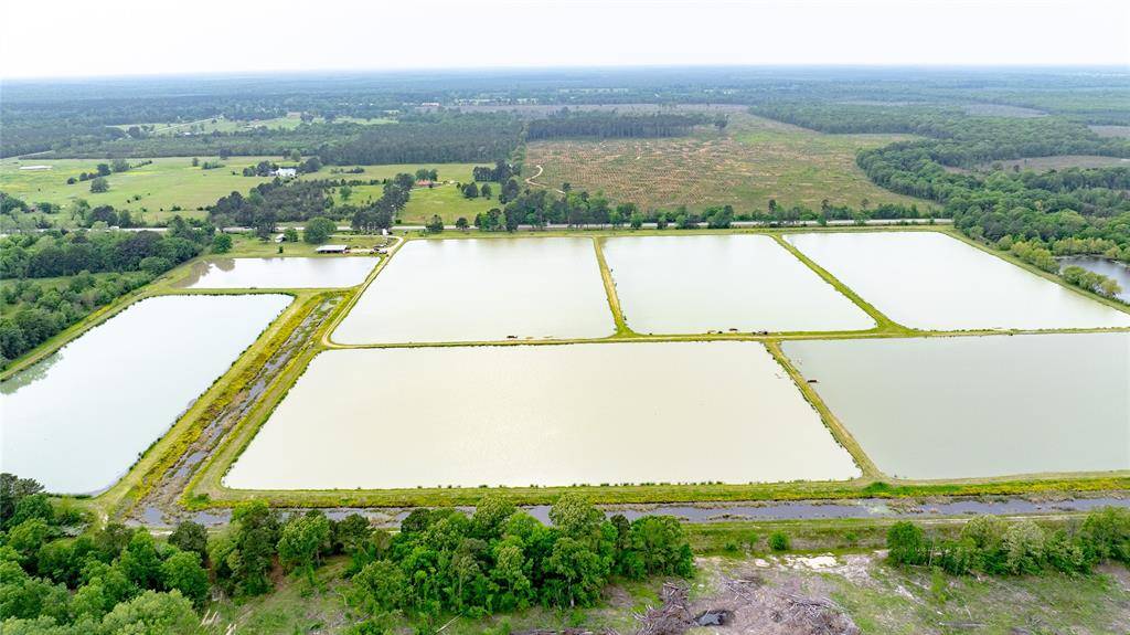 9822 N Highway 37, Clarksville, TX 75426