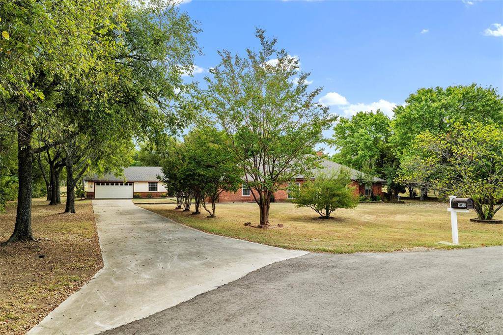 5030 Diamond Creek Drive, Midlothian, TX 76065