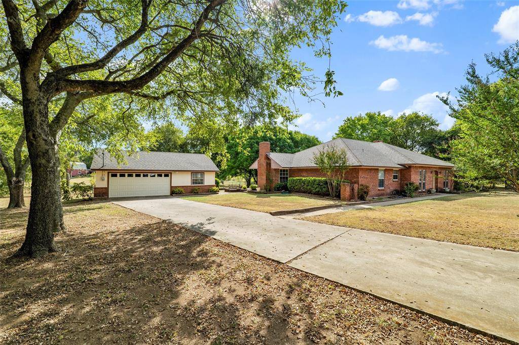 5030 Diamond Creek Drive, Midlothian, TX 76065