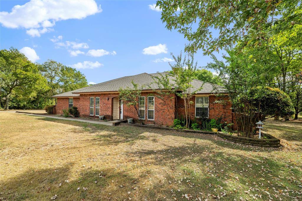 5030 Diamond Creek Drive, Midlothian, TX 76065