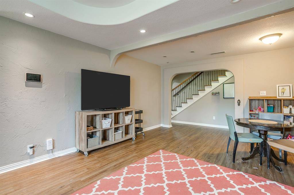 5305 Morley Avenue, Fort Worth, TX 76133