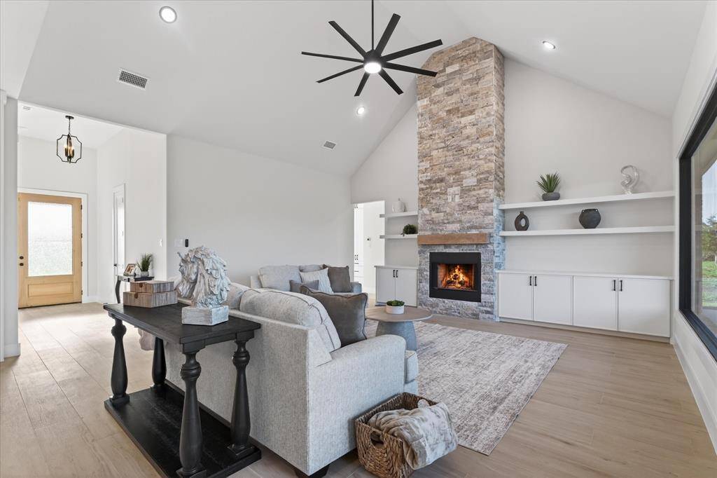 325 Soto Drive, Celeste, TX 75423