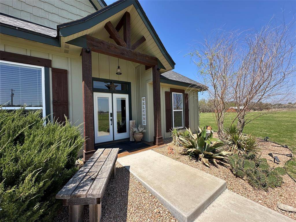 265 Lake Point, Comanche, TX 76442