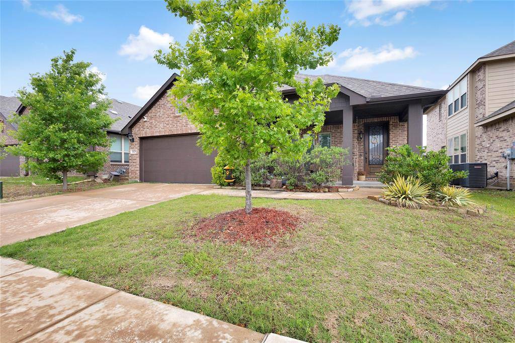 1129 Snowy Owl Drive, Alvarado, TX 76009