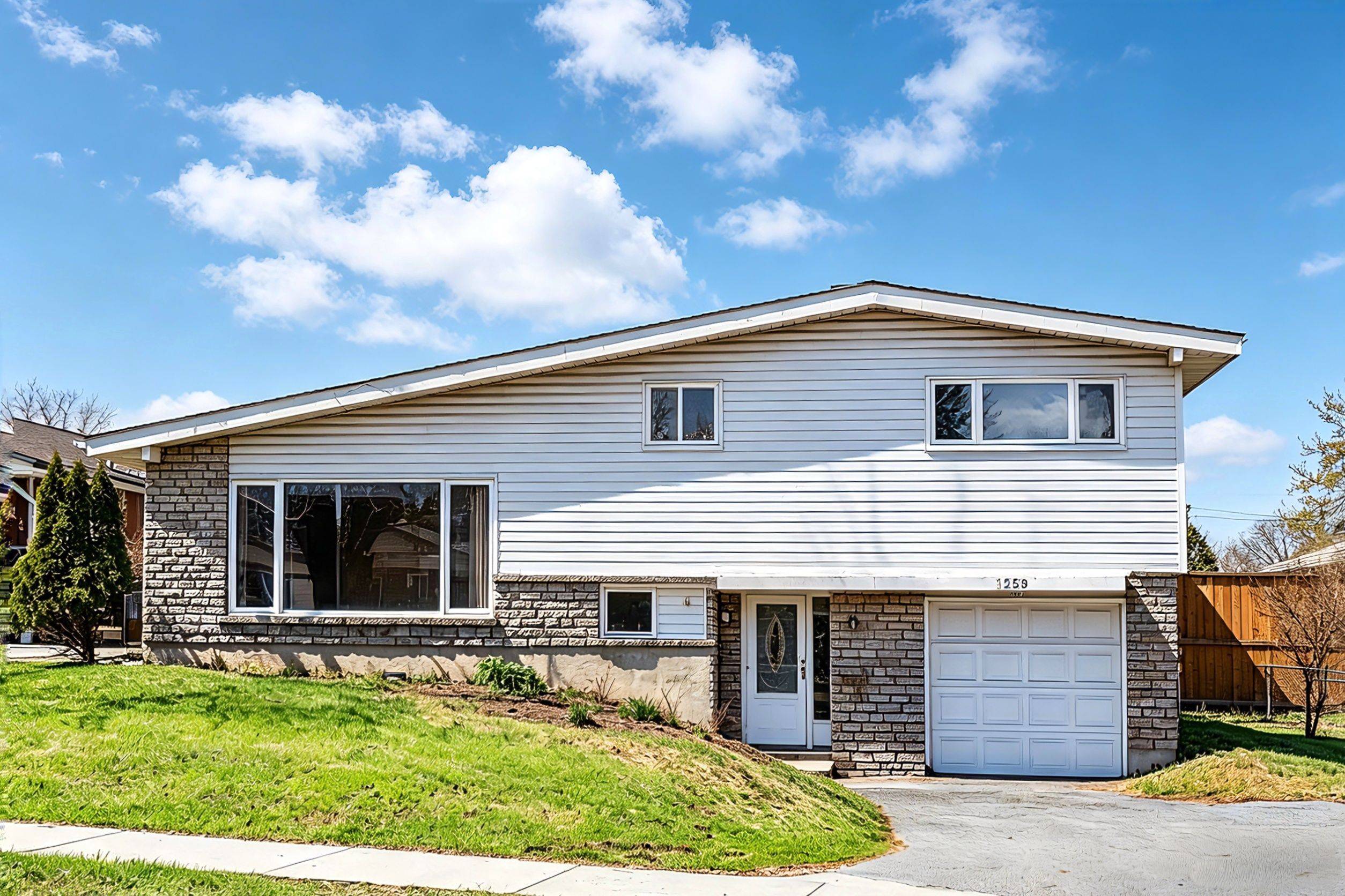 1259 Meadowlands DR E, Cityview - Parkwoods Hills - Rideau Shore, ON K2E 6K4