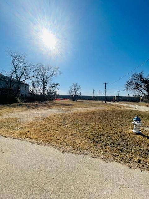 7905 Ivory Lane, Dallas, TX 75216