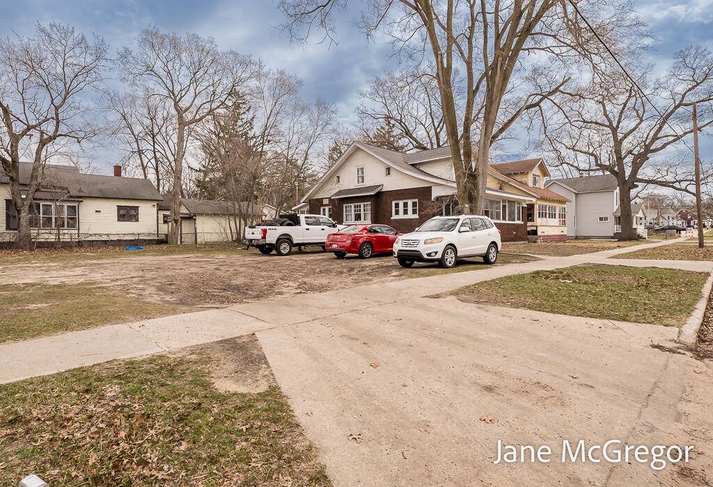 1350 Arthur ST, Muskegon City, MI 49442