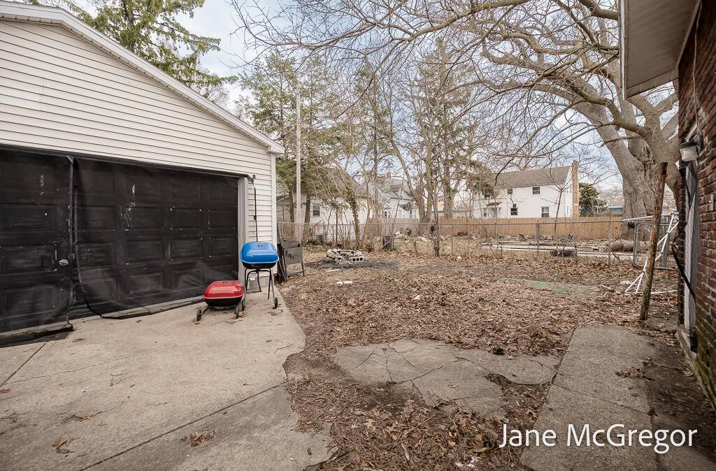 1350 Arthur ST, Muskegon City, MI 49442