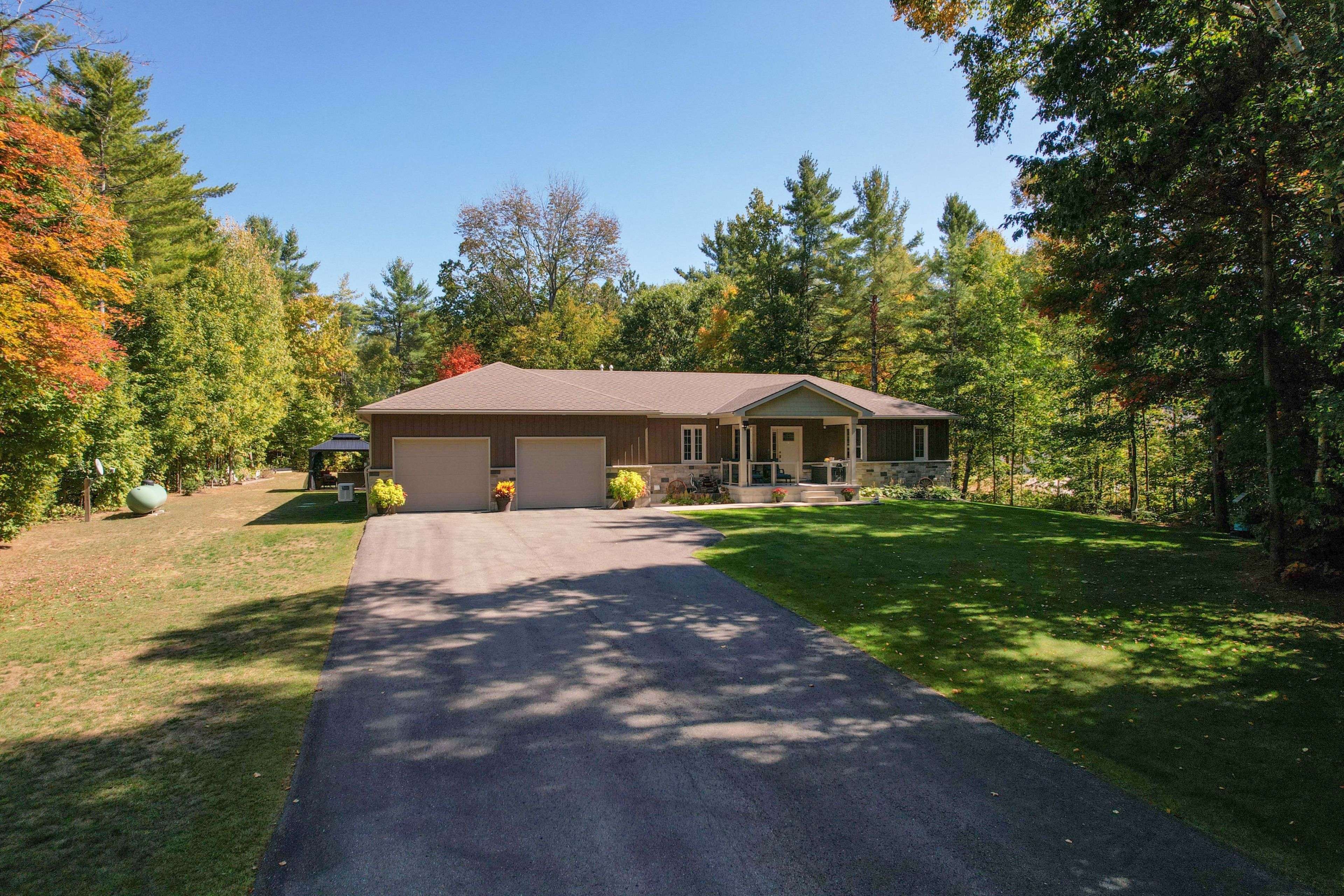 1025 TOWER CRES, Gravenhurst, ON P0E 1G0