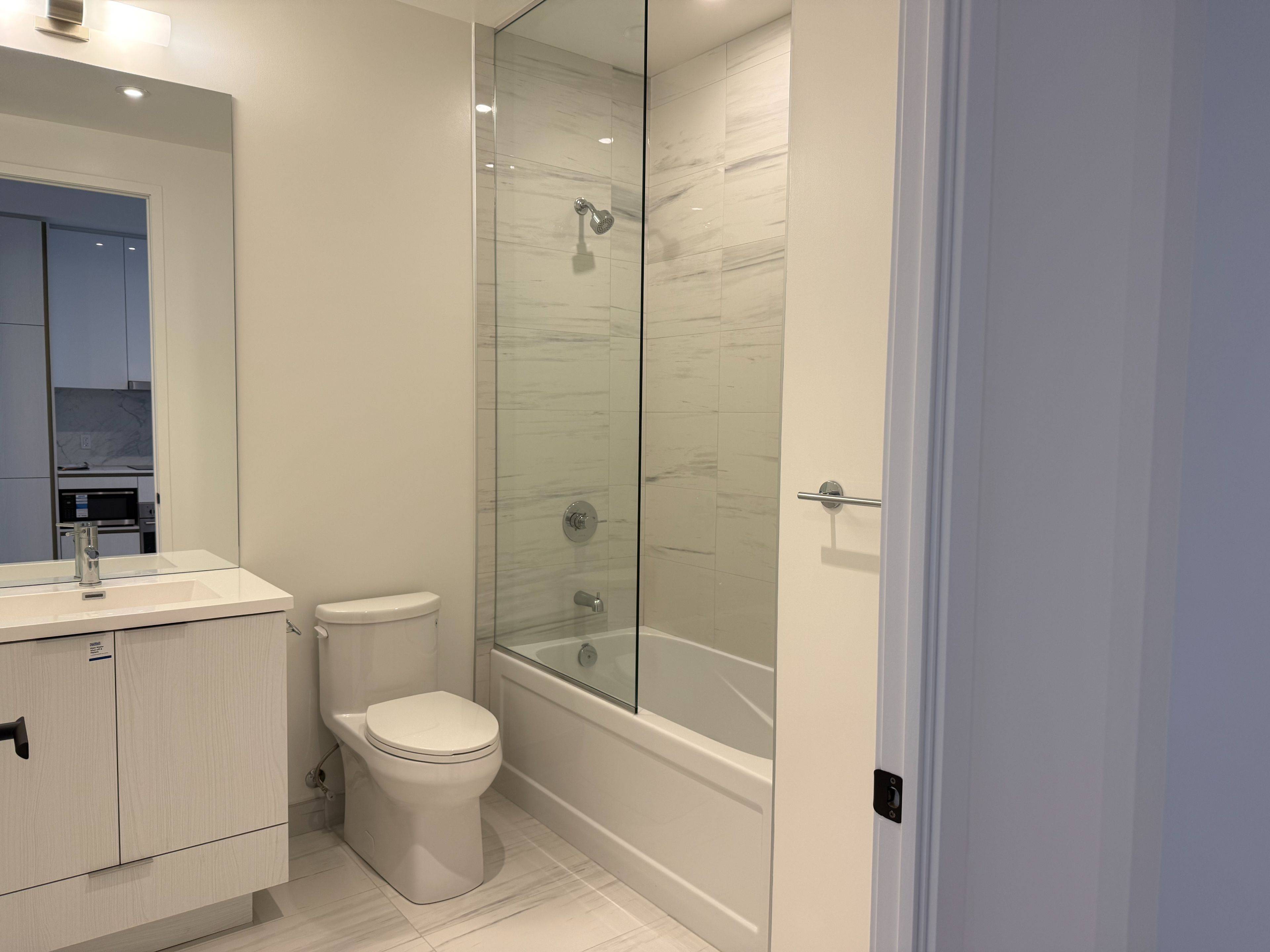 8 interchange WAY #612, Vaughan, ON L4K 0P9