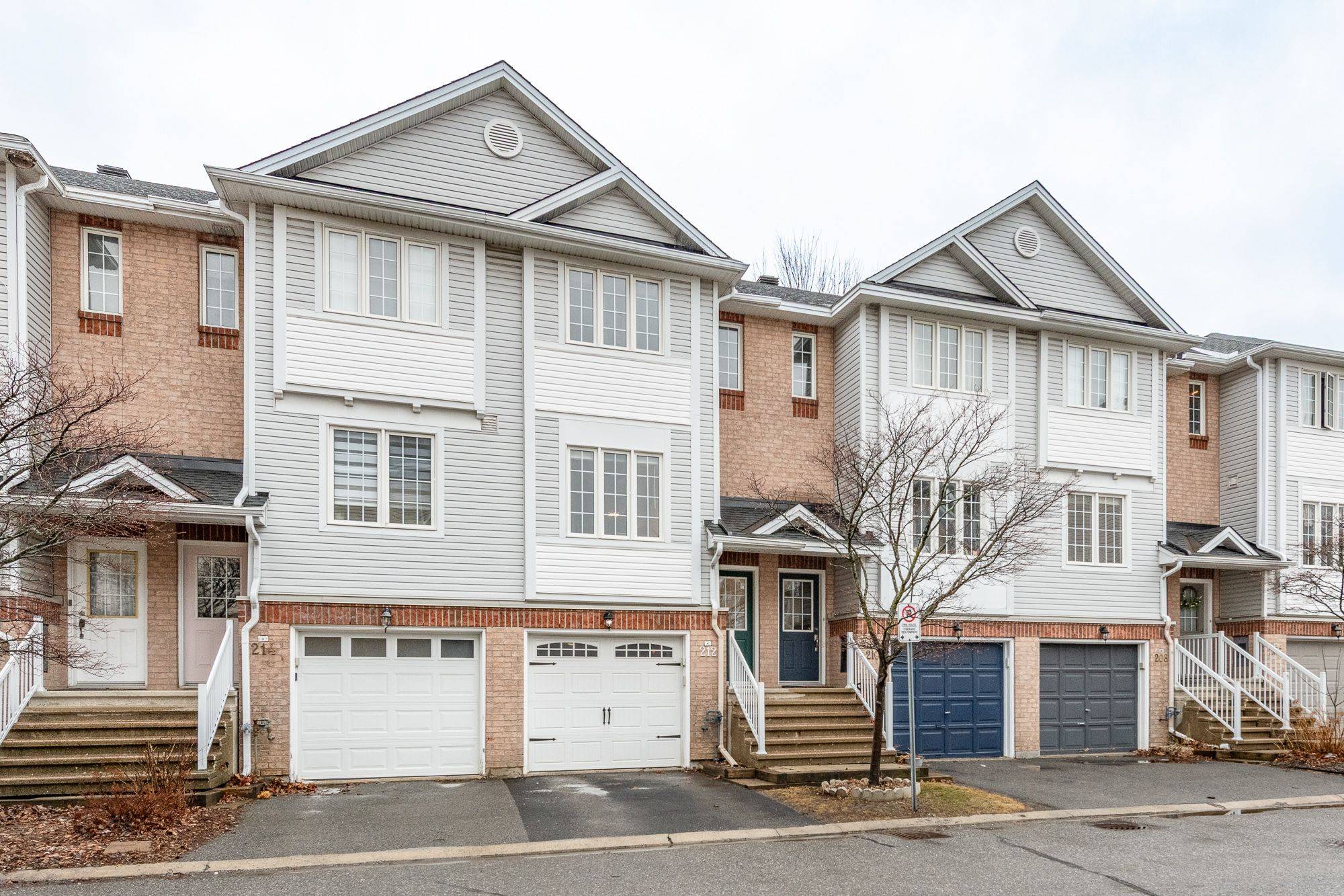 212 Rutgers Private, Carlington - Central Park, ON K2C 4G7