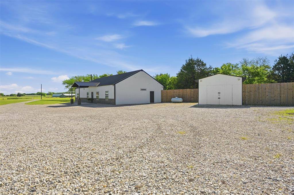 210 County Road 2184, Gainesville, TX 76240