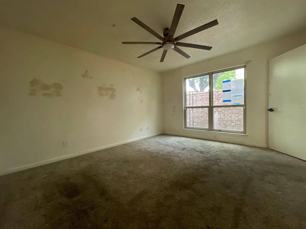 9726 Amberton Parkway, Dallas, TX 75243