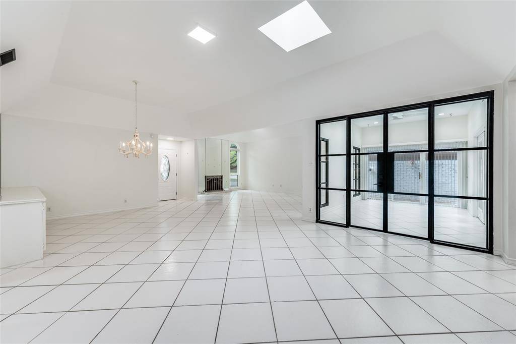 3805 Brookhaven Circle, Fort Worth, TX 76109