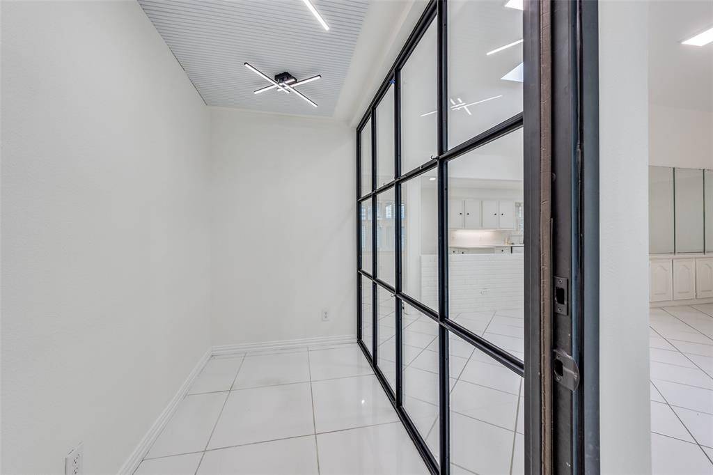 3805 Brookhaven Circle, Fort Worth, TX 76109