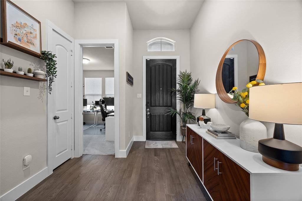 2516 Briarbrook Drive, Denton, TX 76207