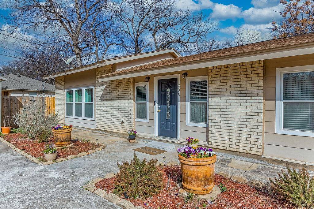 205 Saddle Road, White Settlement, TX 76108