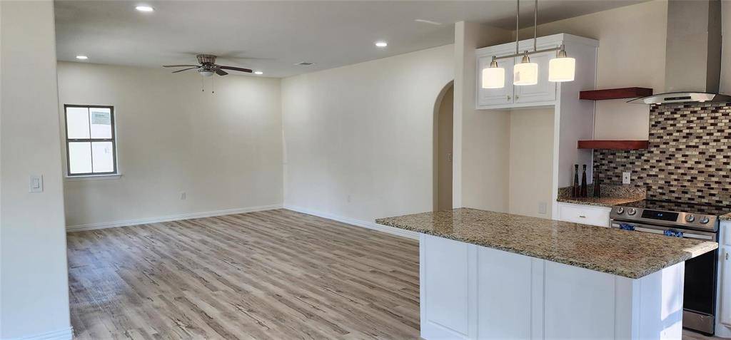 1217 W 11th Avenue, Corsicana, TX 75110