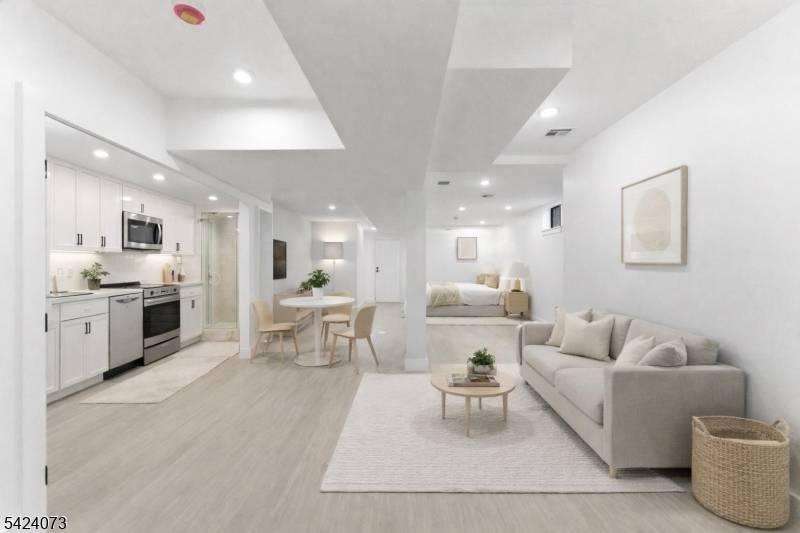 113 Oak St #1, Jersey City, NJ 07304