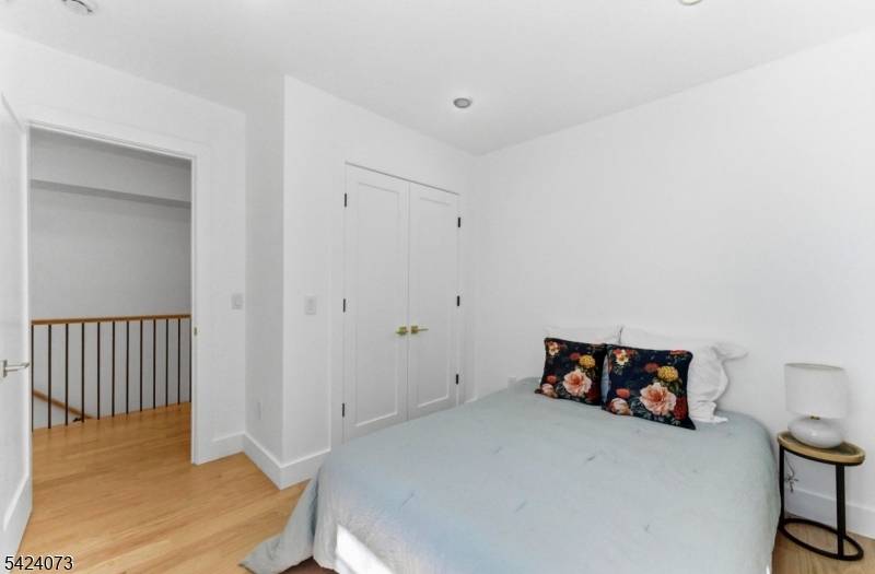 113 Oak St #1, Jersey City, NJ 07304