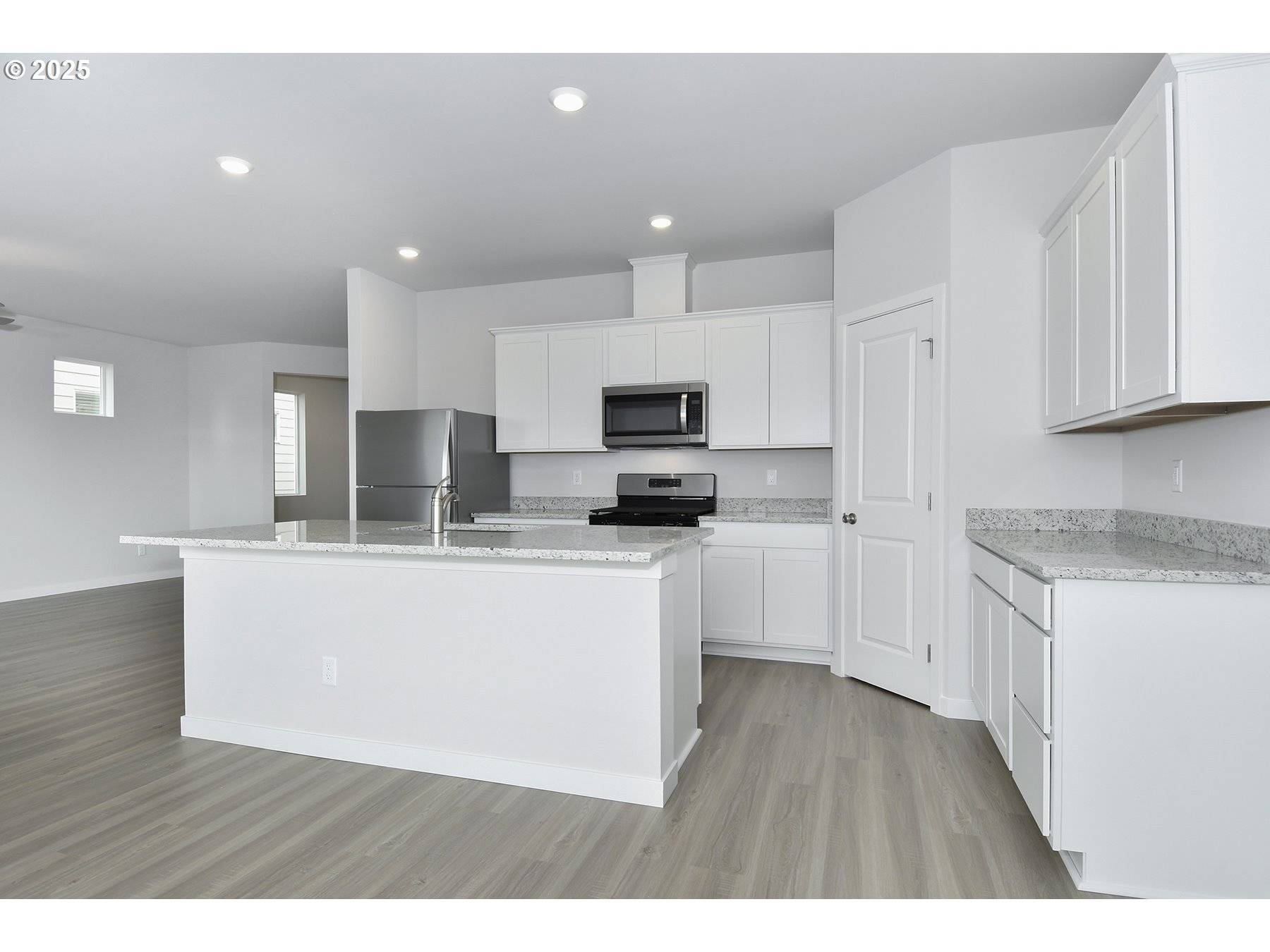 1375 OWL AVE, Woodburn, OR 97071