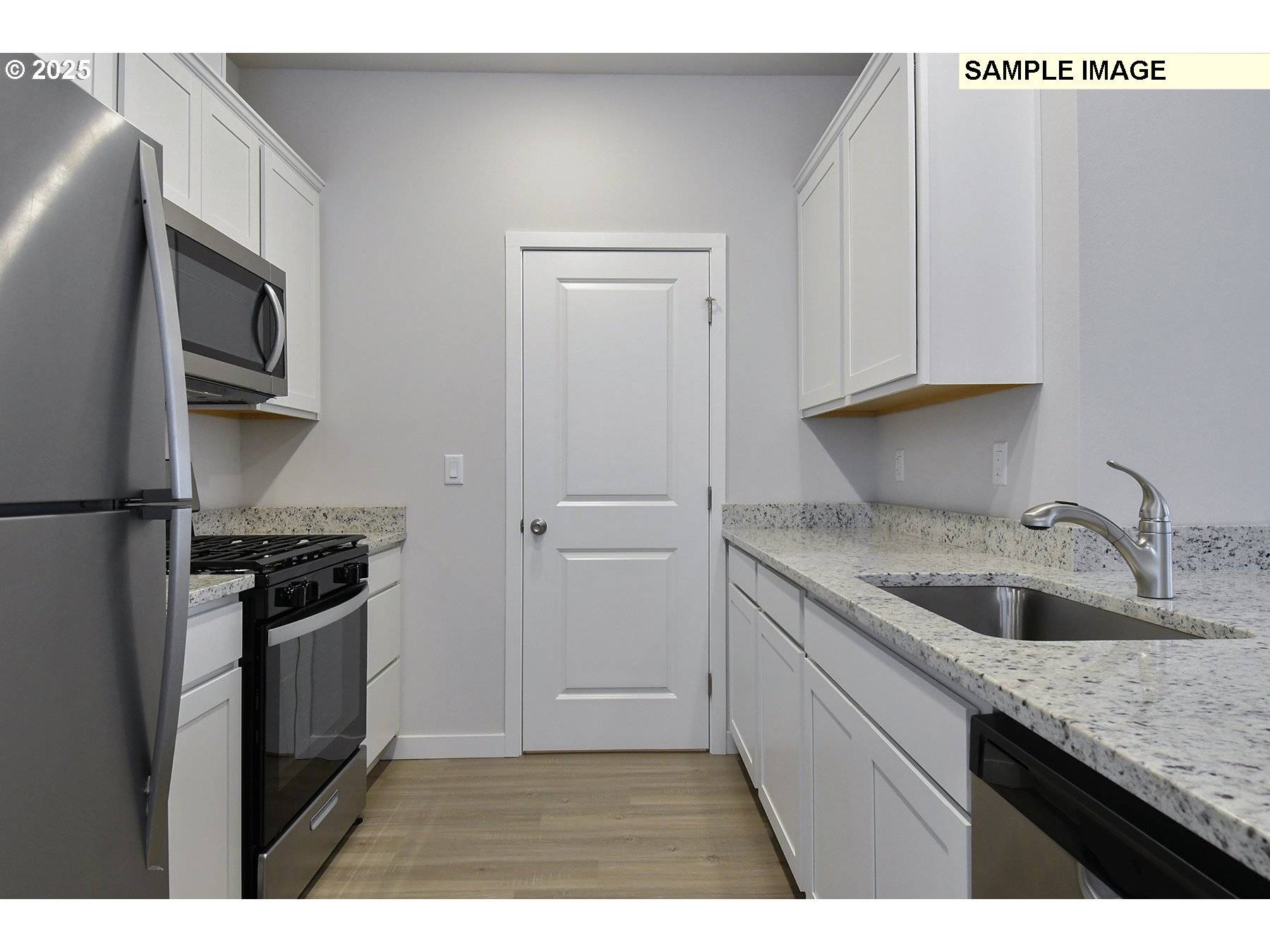 1211 PARKSIDE AVE, Woodburn, OR 97071