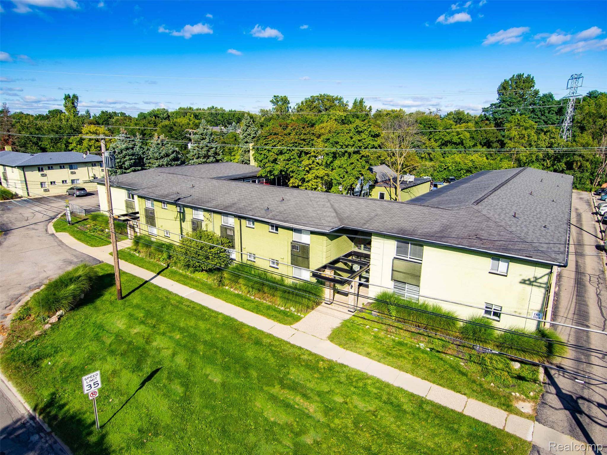 1050 N Adams RD N #110, Birmingham, MI 48009