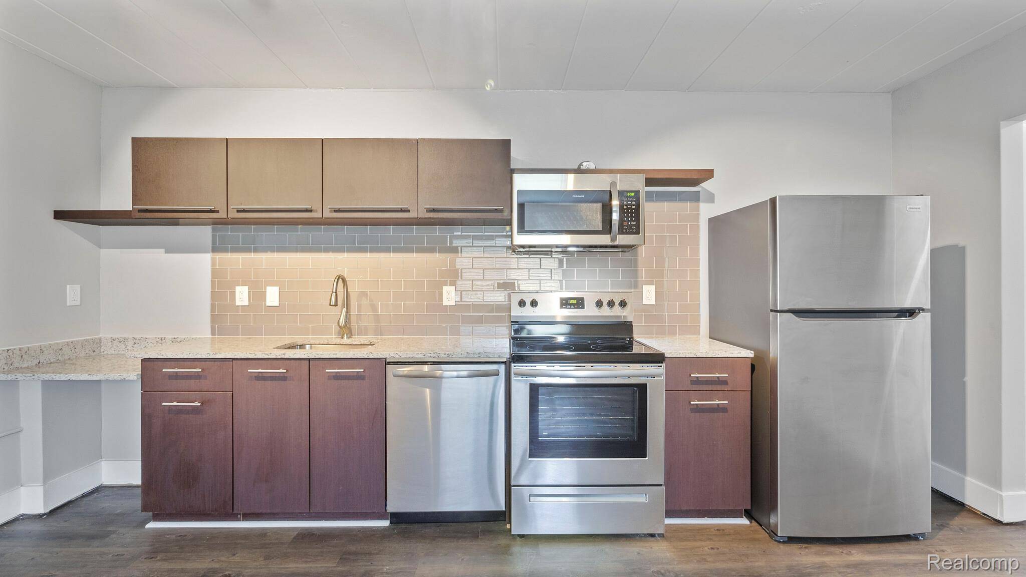 1050 N Adams RD N #110, Birmingham, MI 48009