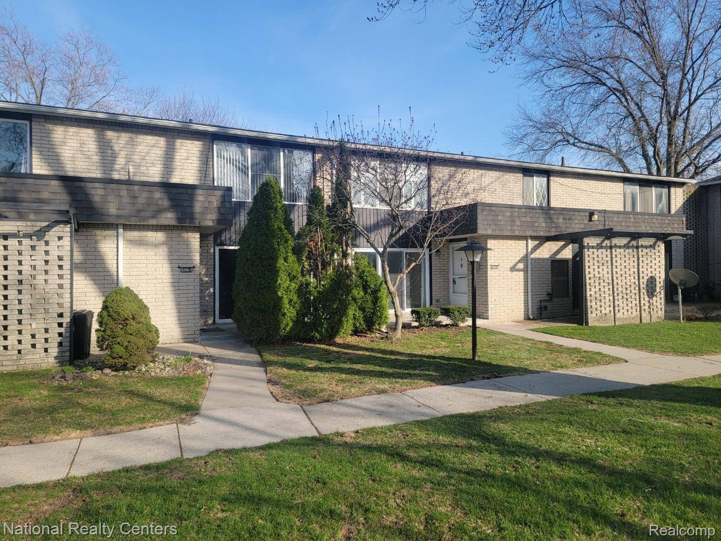 8296 KARAM BLVD #3, Warren, MI 48093