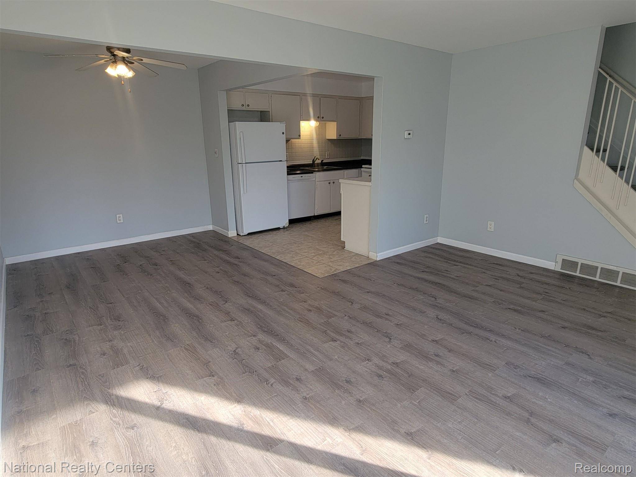 8296 KARAM BLVD #3, Warren, MI 48093