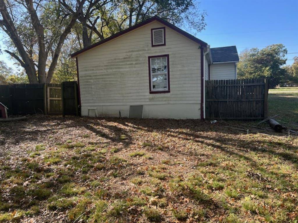 307 S Jernigan Street, Bells, TX 75414
